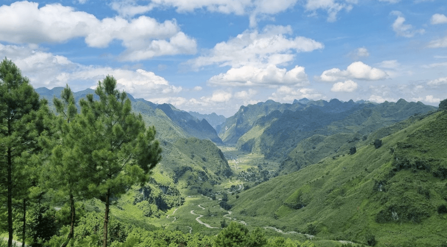 Du Gia waterfall